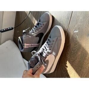 NIKE rebel sneakers women’s 7.5